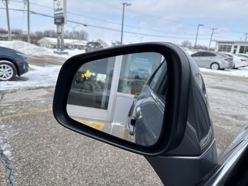 Certified 2020 Chevrolet Trax LT w/ Driver Confidence Package image 7