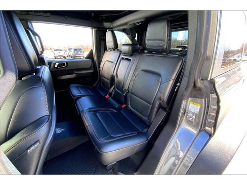 Used 2022 Ford Bronco Badlands w/ Sasquatch Package image 24