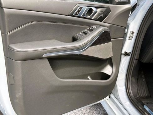 New 2026 BMW X5 sDrive40i w/ M Sport Package image 18