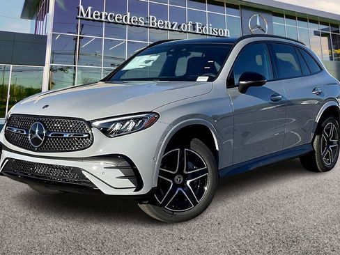 Used 2026 Mercedes-Benz GLC 300 4MATIC image 2