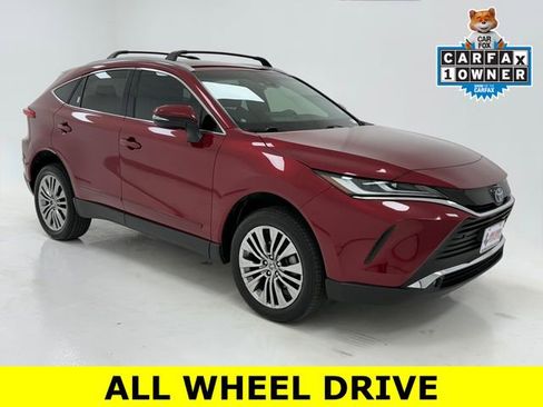 Used 2024 Toyota Venza XLE AWD/4WD image 1