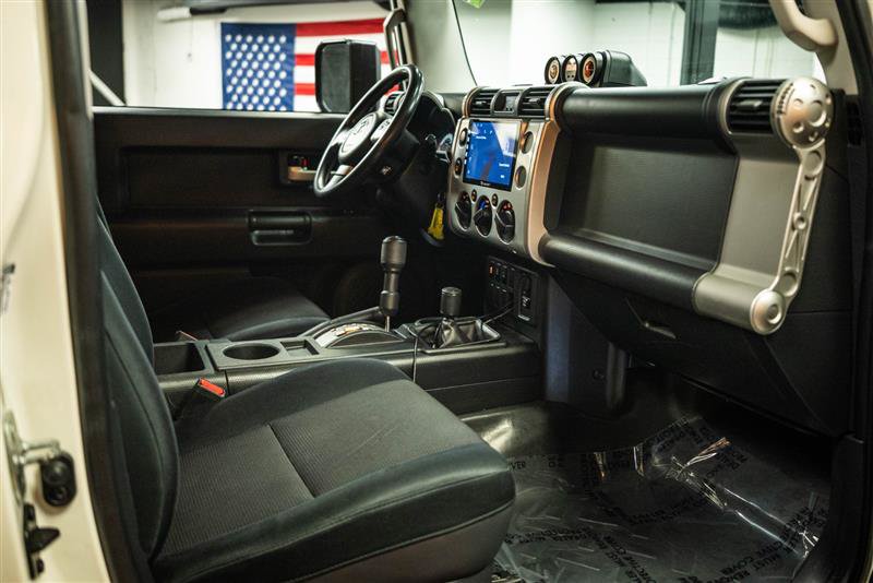 Used 2012 Toyota FJ Cruiser 4WD w/ Convenience Pkg image 12