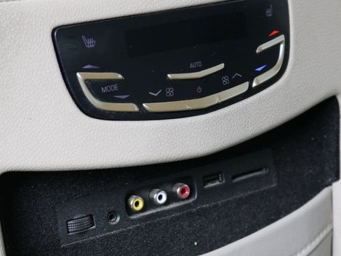 Used 2015 Cadillac Escalade Luxury image 21