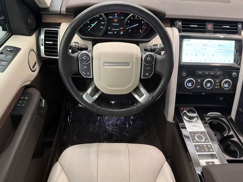 Used 2017 Land Rover Discovery HSE AWD/4WD image 32