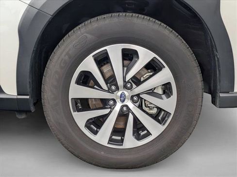 Used 2025 Subaru Outback Premium image 22