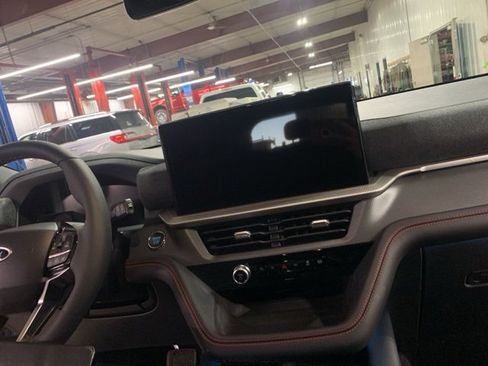 New 2026 Ford Explorer ST-Line w/ ST-Line Street Pack image 11