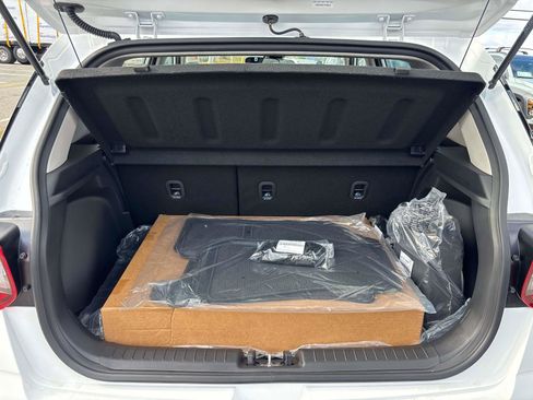 Used 2026 Hyundai Venue SEL FWD image 4
