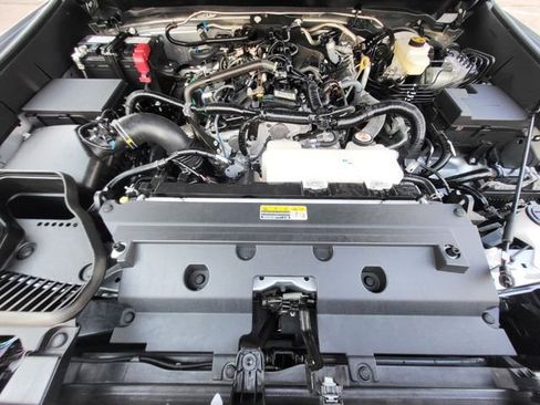 Used 2025 Toyota Tacoma SR5 image 11