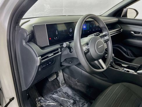 Used 2025 Hyundai Santa Cruz SE AWD/4WD image 9