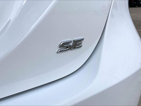 Certified 2020 Toyota Camry SE w/ Convenience Package image 10