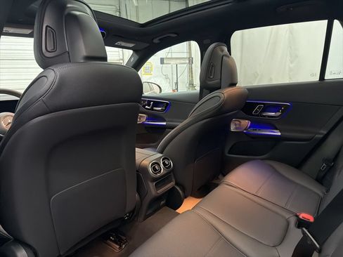 Used 2026 Mercedes-Benz GLC 300 image 17