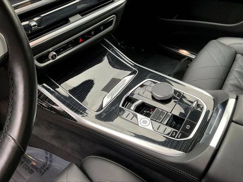 Used 2024 BMW X7 xDrive40i w/ M Sport Package AWD/4WD image 18