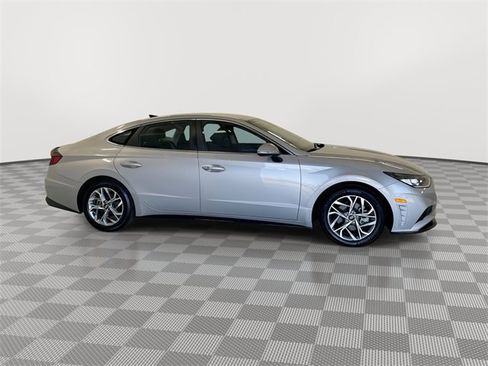 Used 2023 Hyundai Sonata SEL image 12