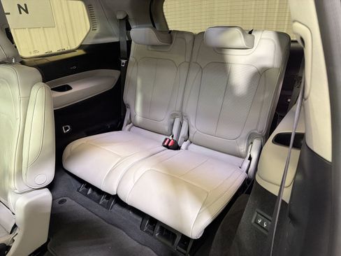 Used 2023 Jeep Grand Cherokee L Overland w/ Rear Seat Video Group I image 26