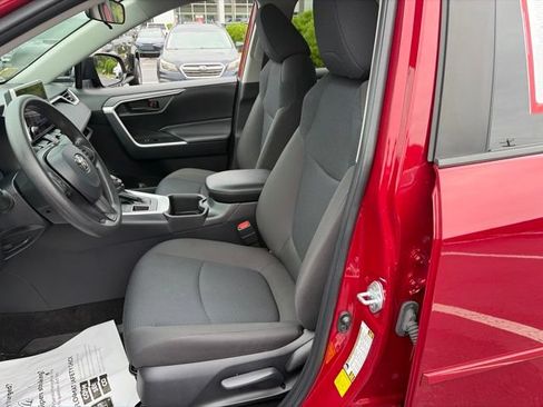 Used 2024 Toyota RAV4 LE AWD/4WD image 15