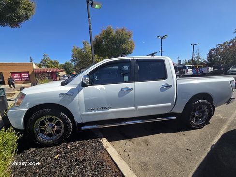 Used 2014 Nissan Titan SV w/ SV Value Truck Package image 39