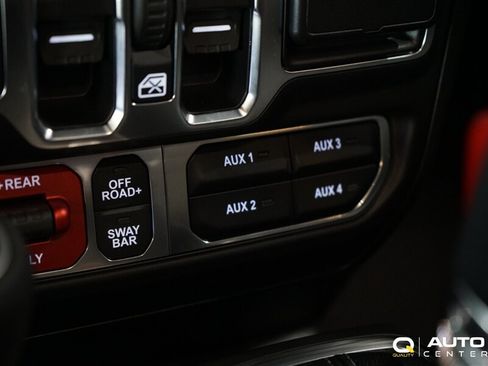 Used 2026 Jeep Wrangler Unlimited Rubicon AWD/4WD image 26