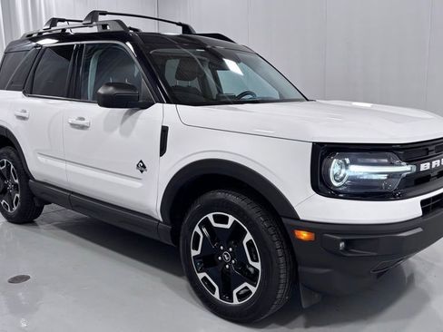 Used 2023 Ford Bronco Sport Outer Banks w/ Tech Package AWD/4WD image 4