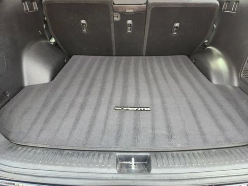 Used 2018 Kia Sorento L FWD image 32