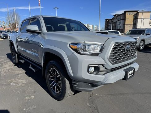 Used 2021 Toyota Tacoma TRD Sport image 3