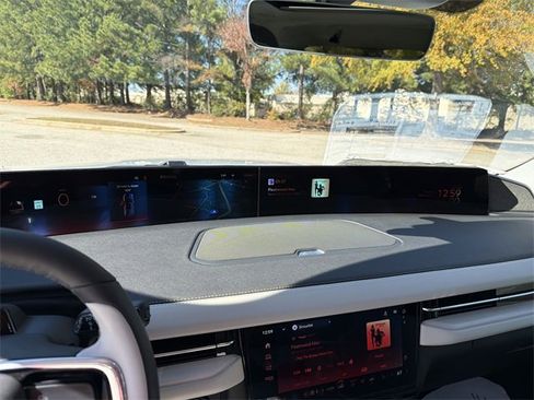 New 2025 Lincoln Navigator Reserve image 15