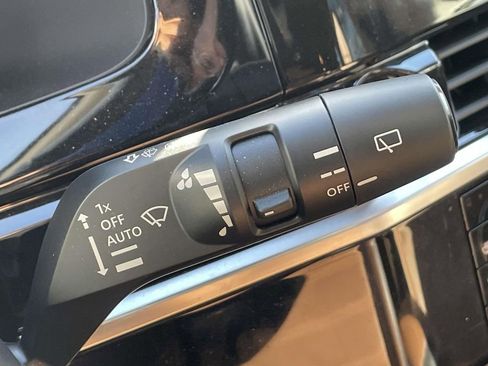 Used 2024 Nissan Pathfinder Platinum image 23