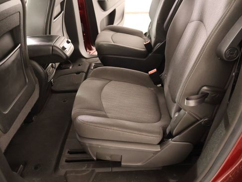Used 2016 Chevrolet Traverse LT w/ Traveler's Package FWD image 12