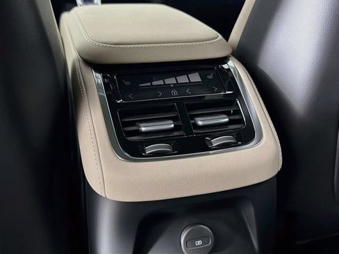 New 2026 Volvo XC90 T8 Ultra w/ Protection Package AWD/4WD image 27