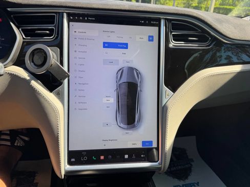 Used 2015 Tesla Model S 85D image 15