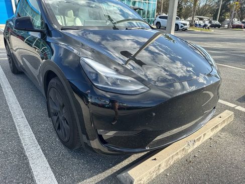 Used 2025 Tesla Model Y Long Range image 2