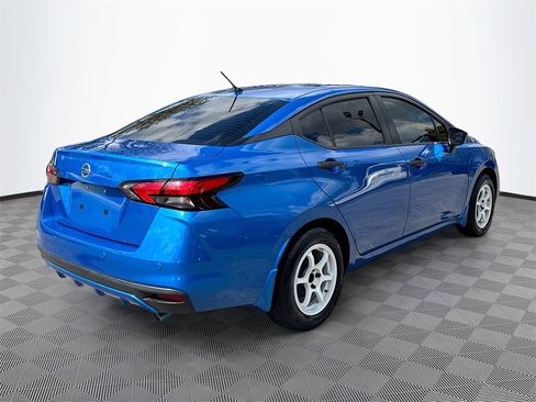 Used 2022 Nissan Versa S image 4