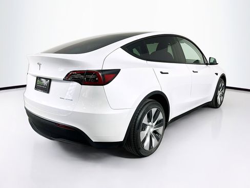 Used 2023 Tesla Model Y Long Range image 9