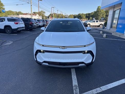 New 2025 Chevrolet Equinox EV LT w/ LPO, All-Weather Mat Package AWD/4WD image 2
