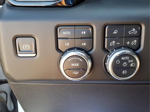 Used 2022 GMC Sierra 1500 AT4 w/ AT4 Preferred Package image 13