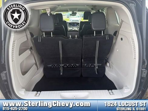 Used 2024 Chrysler Pacifica Touring-L FWD image 28