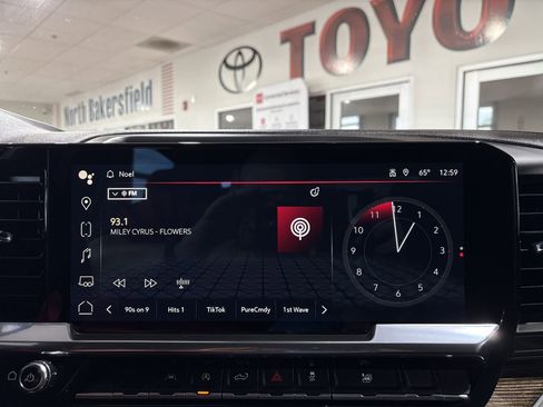 Used 2022 GMC Sierra 1500 Elevation image 17