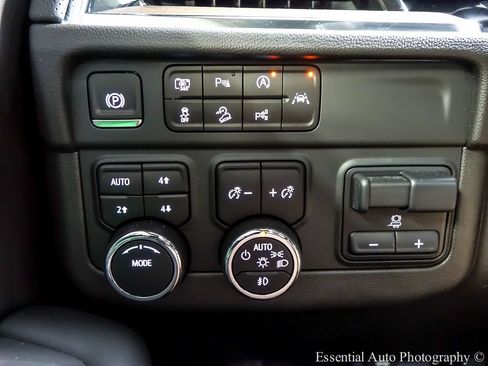 Used 2025 Chevrolet Tahoe High Country w/ Sun And Tow Package AWD/4WD image 21
