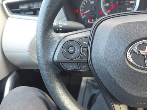 Certified 2022 Toyota Corolla Cross L image 24