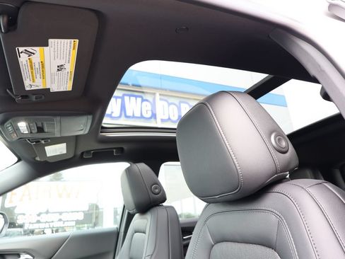 New 2026 Chevrolet Equinox LT w/ Convenience Package II AWD/4WD image 23