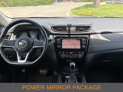 Used 2020 Nissan Rogue SV w/ Premium Package FWD image 3