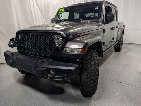 Used 2023 Jeep Gladiator Sport AWD/4WD image 7