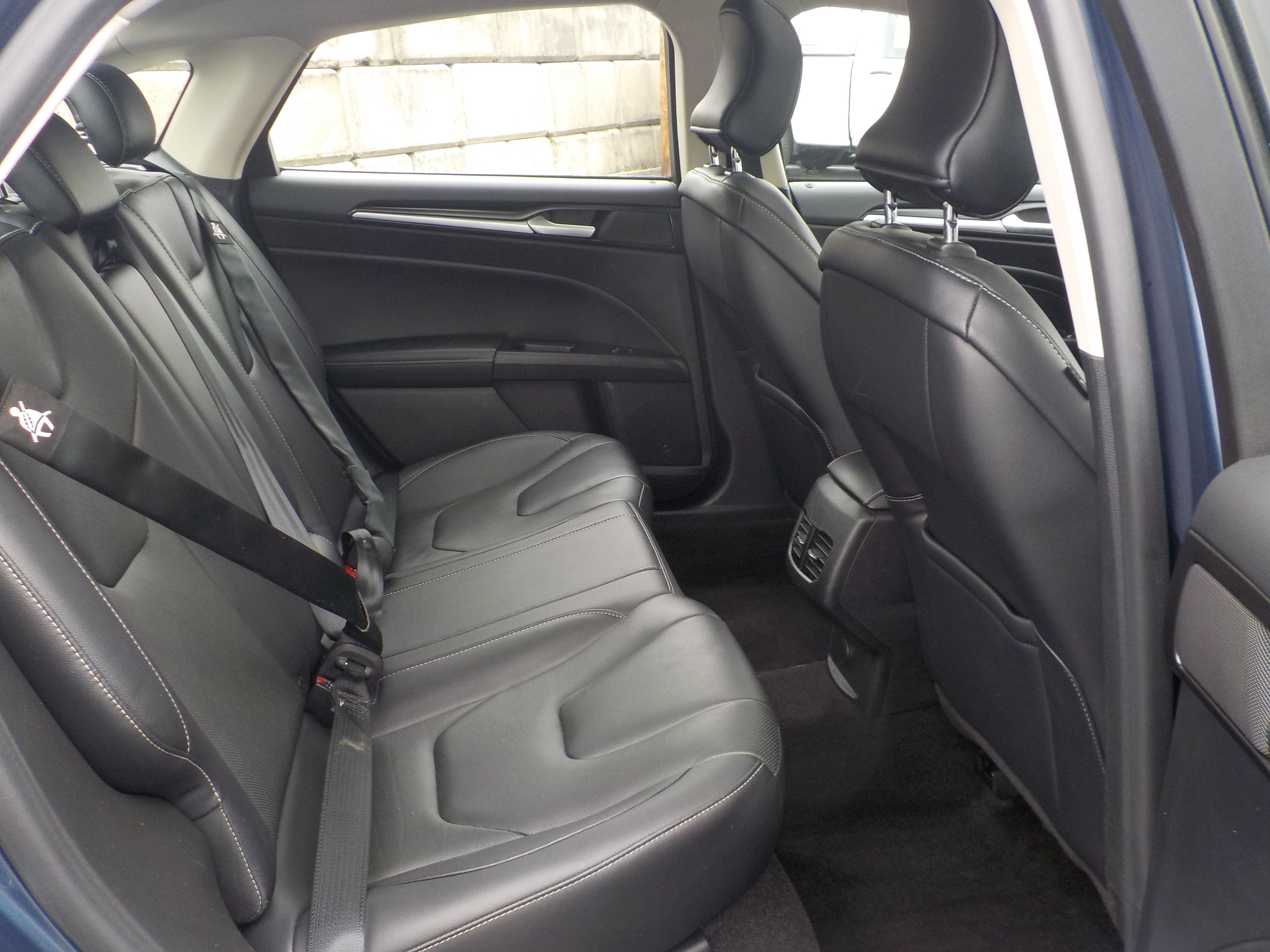 Used 2019 Ford Fusion Energi Titanium FWD image 22