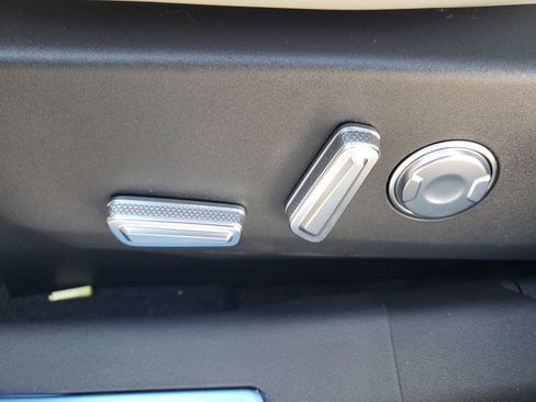 New 2026 Lincoln Nautilus Reserve w/ Jet Appearance Package image 12