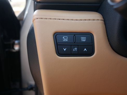 Certified 2024 Lexus LX 600 4WD w/ Luxury Package image 22