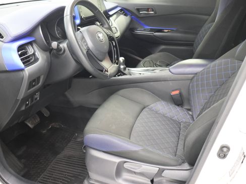 Used 2020 Toyota C-HR XLE FWD image 8