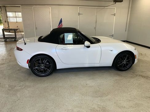 Used 2020 MAZDA MX-5 Miata Grand Touring image 8