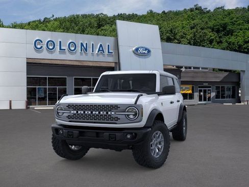New 2025 Ford Bronco Badlands image 2