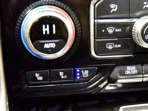 Used 2023 GMC Yukon XL Denali image 25