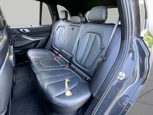 Used 2022 BMW X5 M50i w/ Parking Assistance Package AWD/4WD image 20