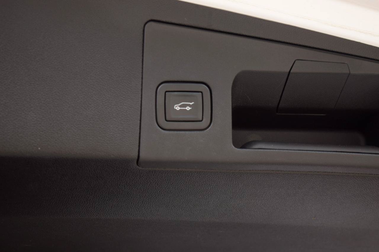 Used 2022 Cadillac XT5 Premium Luxury FWD image 40